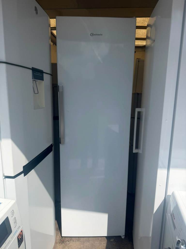 Bauknecht Freestanding Fridge - White, As Good As New - Cash on delivery - Perfectly working 