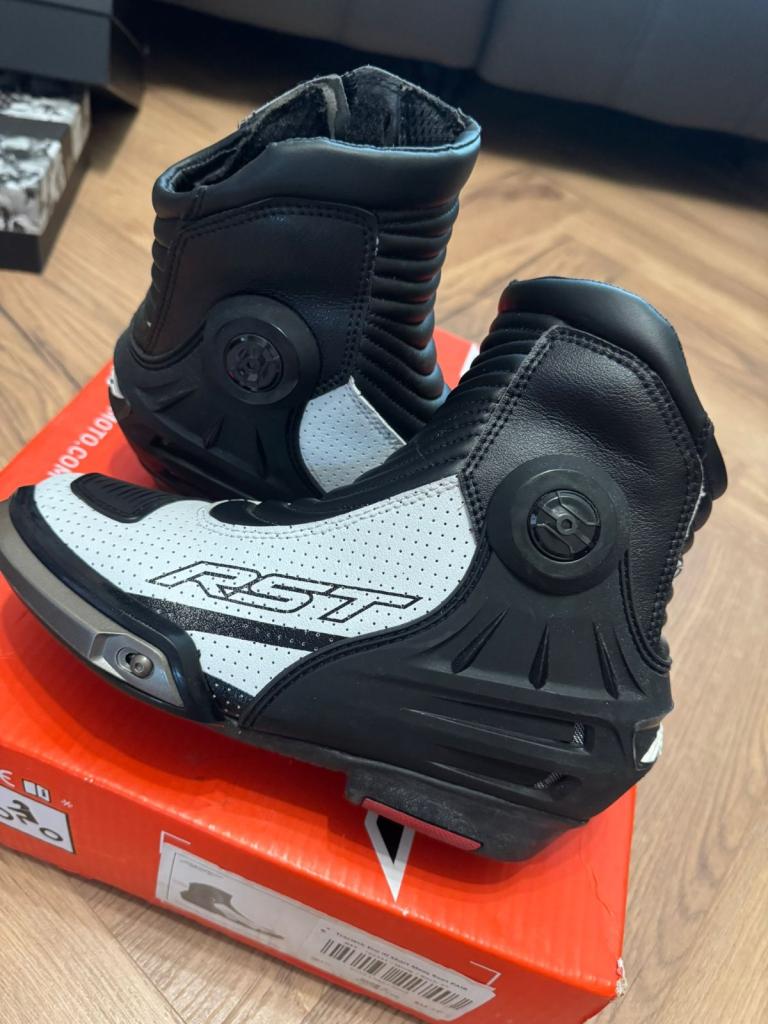 Women’s size 4/47 motorcycle boots