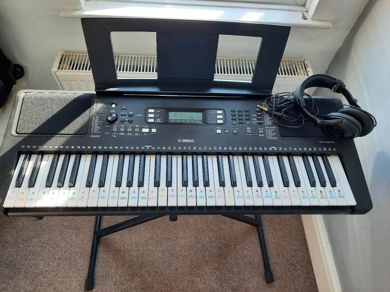 Yamaha PSR E373