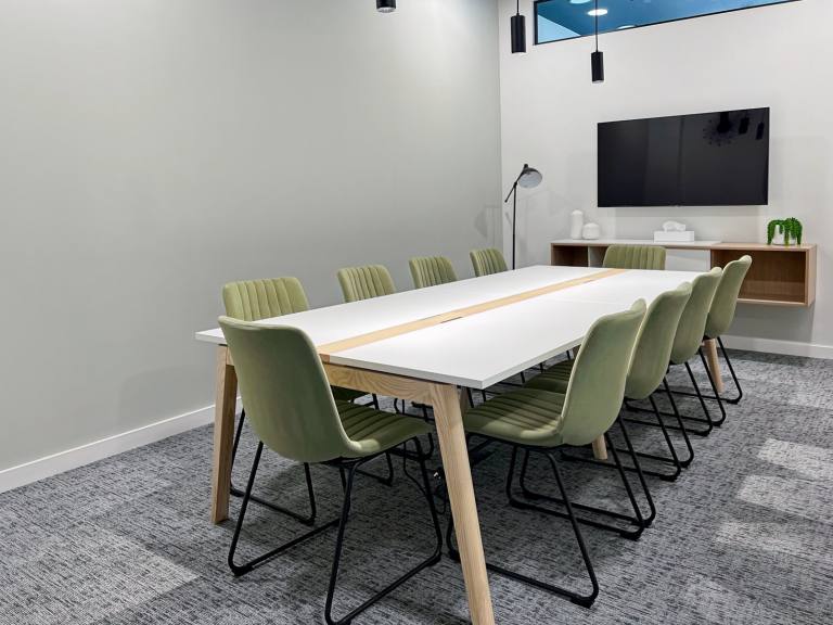 Wolverhampton - WV1 1LD \ Large Office with a Flexible Layout for Up to 10 Workstations