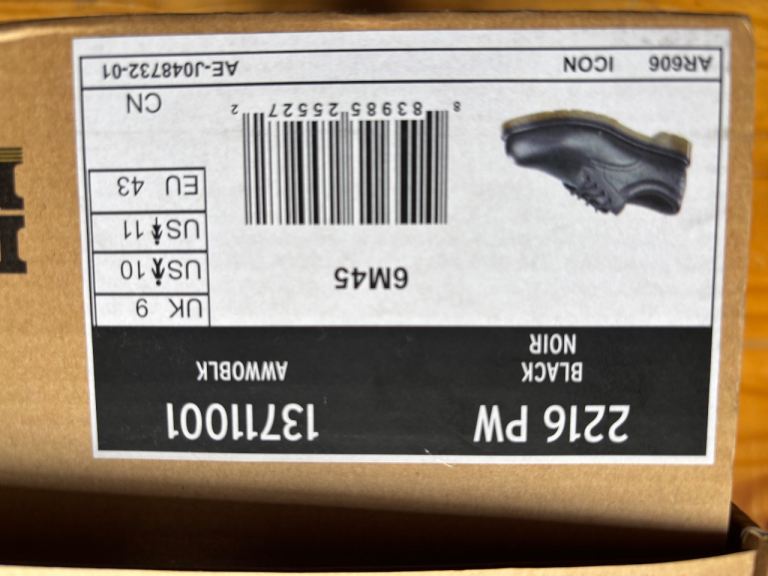 Dr Martens black leather shoes Size 9 UK - NEW without tags. 