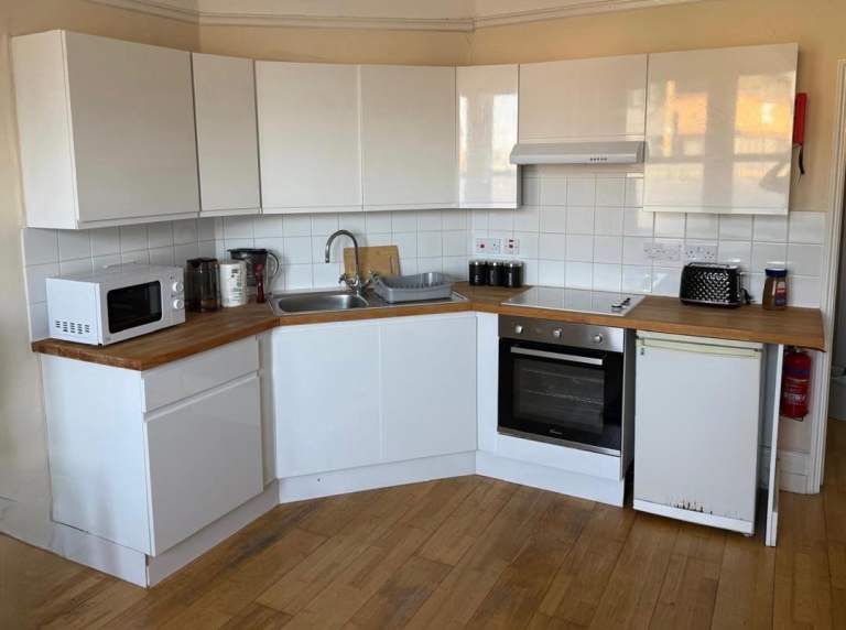  All-Inclusive 1-Bed Flat – Cambridge CB1 | £2,200/month