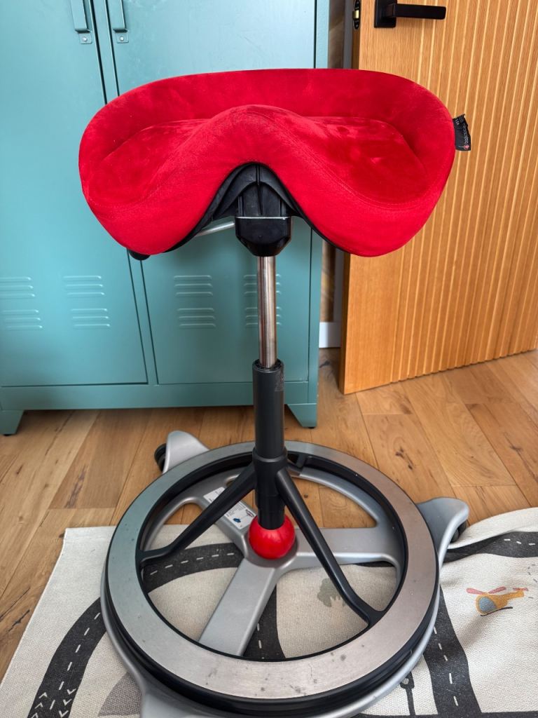 Back App 2.0 ergonomic balance/office chair with the Back App Wheels base