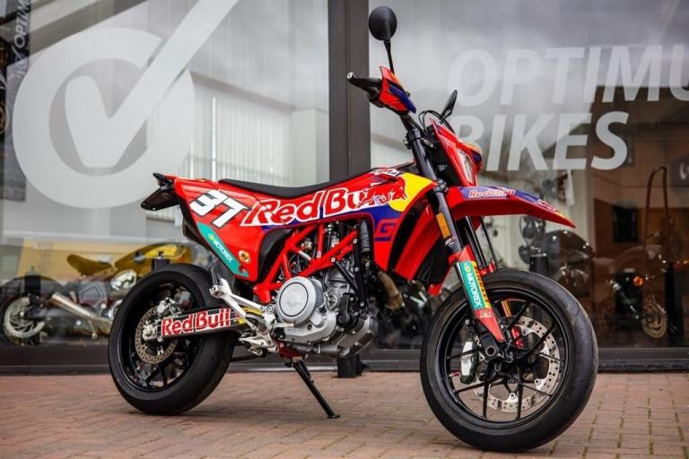 Gas SM700 ! LOW MILES ! REMUS ! DECAL PACK