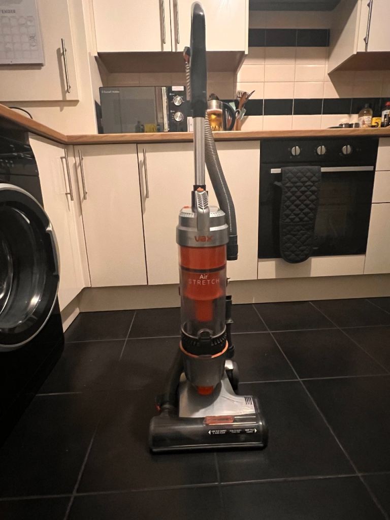 Vax Air Stretch Upright Vacuum Cleaner – Good Condition
