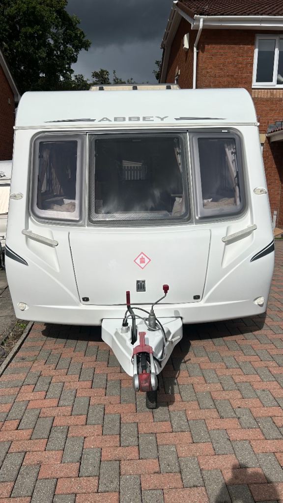 Swift Abbey Vogue 460, 2006 - 2 Berth Caravan with Motor Mover