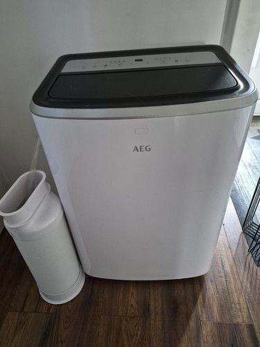 AEG ChillFlex Pro  portable air conditioning unit with remote and extended pipe