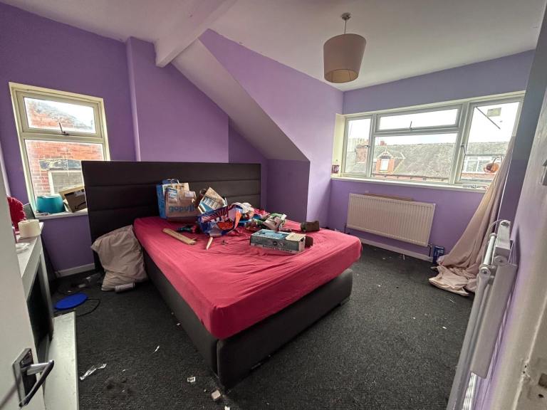 Home clearance : beds , sofa , tv -Free.