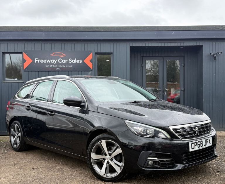 PEUGEOT 308 SW 1.2 PureTech Allure Estate Euro 6, Sat Nav, Pan Roof, ULEZ