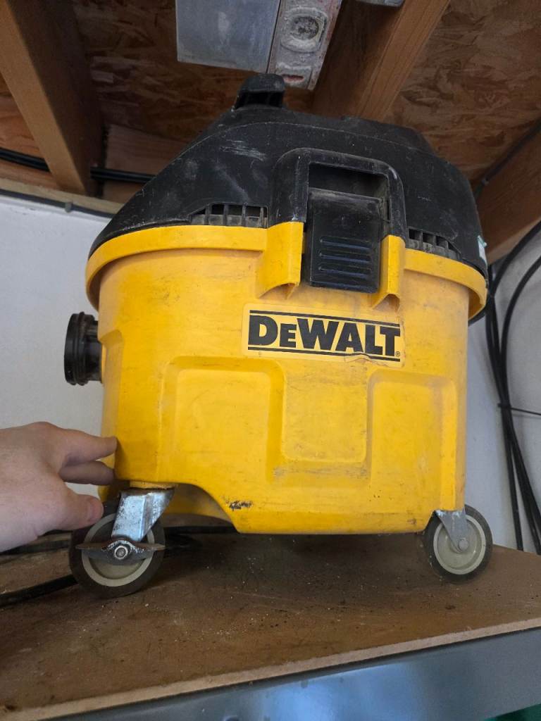 Dewalt Hoover 