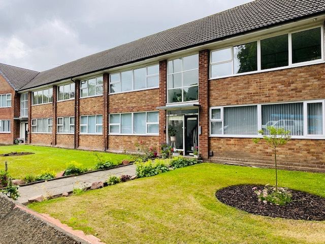 A two bedroom refurbished ground floor flat to let in Calderstones Court, Beech Lane, Allerton L18.