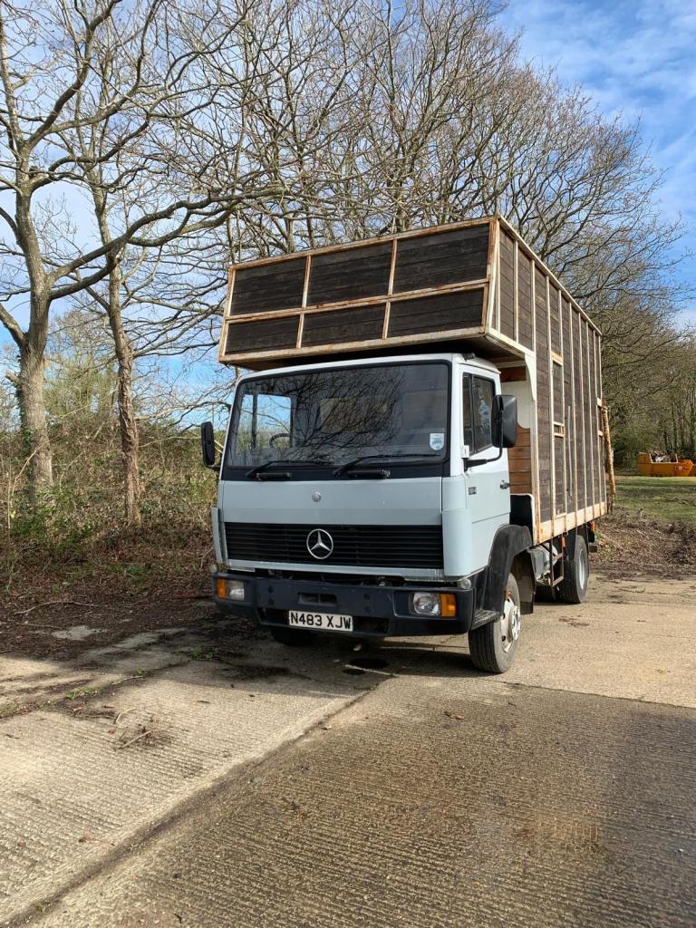 Horse lorry