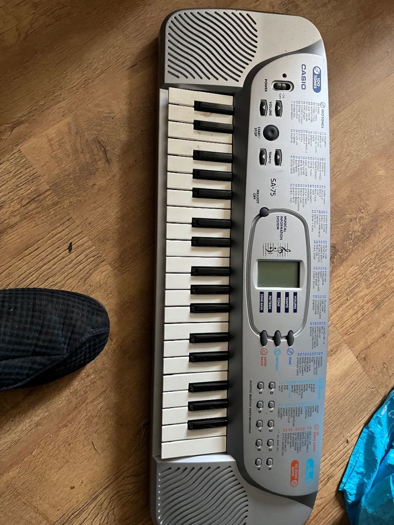 Casio sa-75 keyboard 