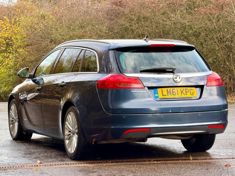 Vauxhall, INSIGNIA, Estate, 2011, Manual, 1956 (cc),5 doors - Image 2
