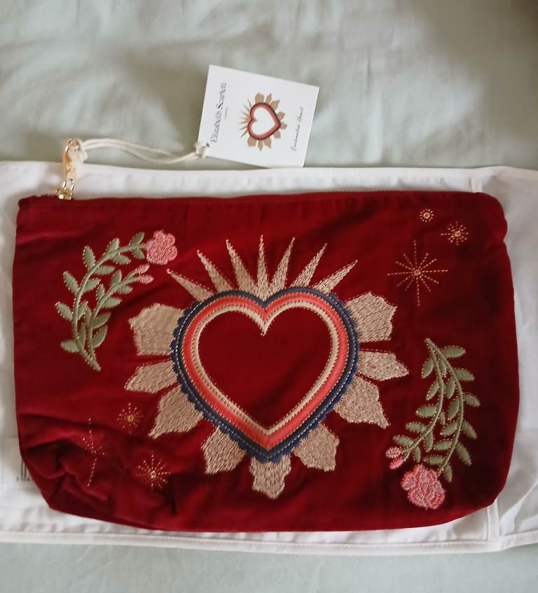 Elisabeth scarlett velvet pouch 