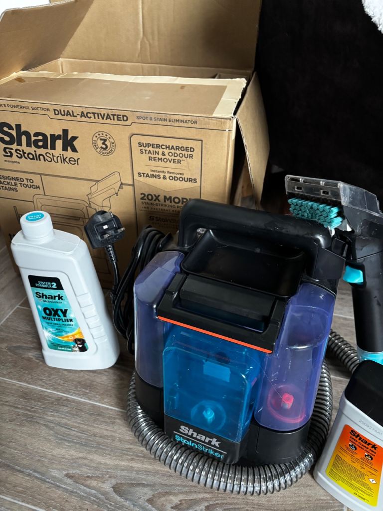 Shark StainStriker Carpet Cleaner with Solutions – As Good As New