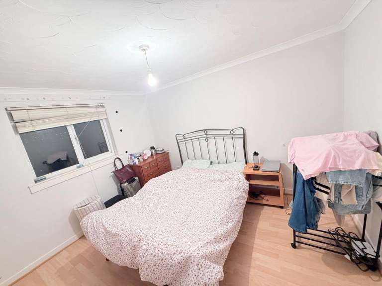 Beautiful room in musselburgh  800 including all the bills 