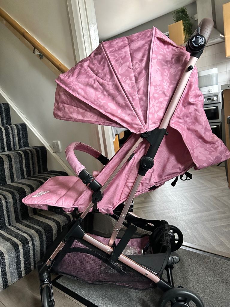 Cosatto whoosh 4,transit bag and brand new matching footmuff