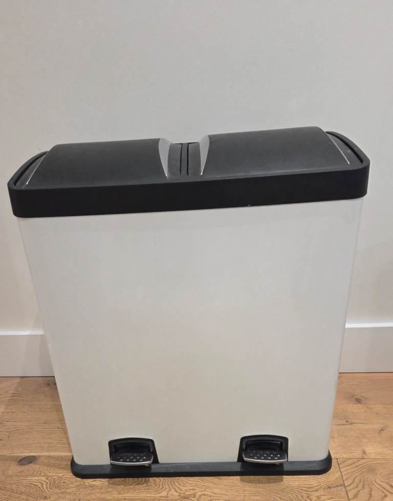 Double bin