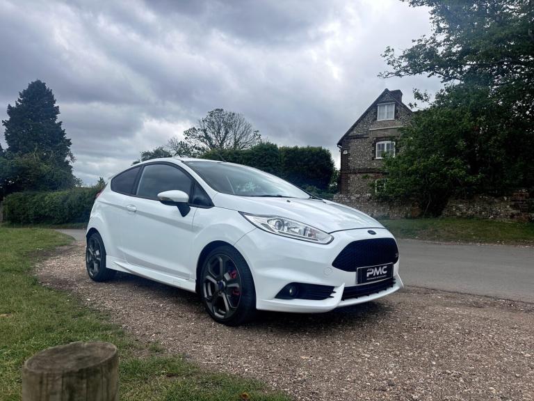 2016 Ford Fiesta 1.6 EcoBoost ST-2 3dr HATCHBACK Petrol Manual
