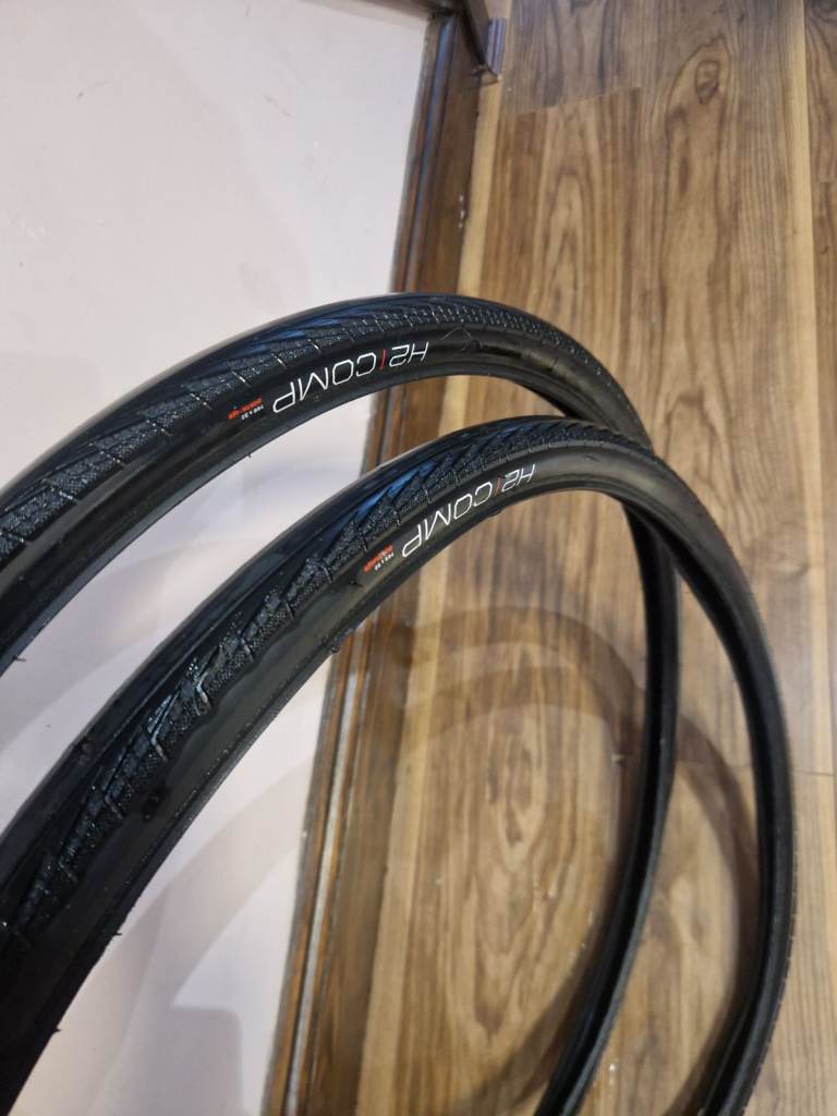 H2 compe hybrid tyre