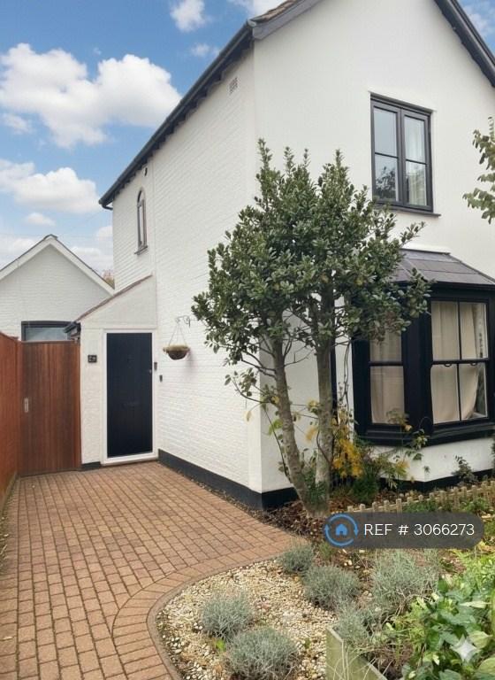 2 bedroom house in Albert Road, Epsom, KT17 (2 bed) (#3066273)