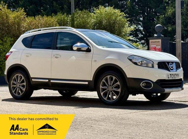 2013 Nissan Qashqai 2.0 Tekna 5dr CVT HATCHBACK PETROL Automatic