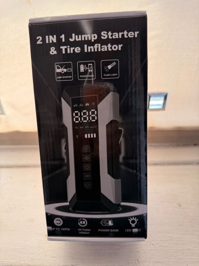 Car jump starter and Air compressor 8000mAh 150PSI and power pack.