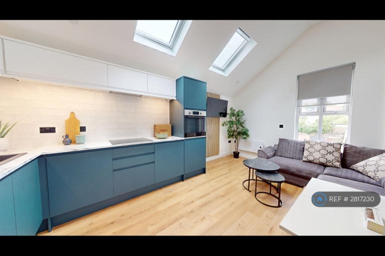 1 bedroom flat in Kimberley Road, Cardiff, CF23 (1 bed) (#2817230)