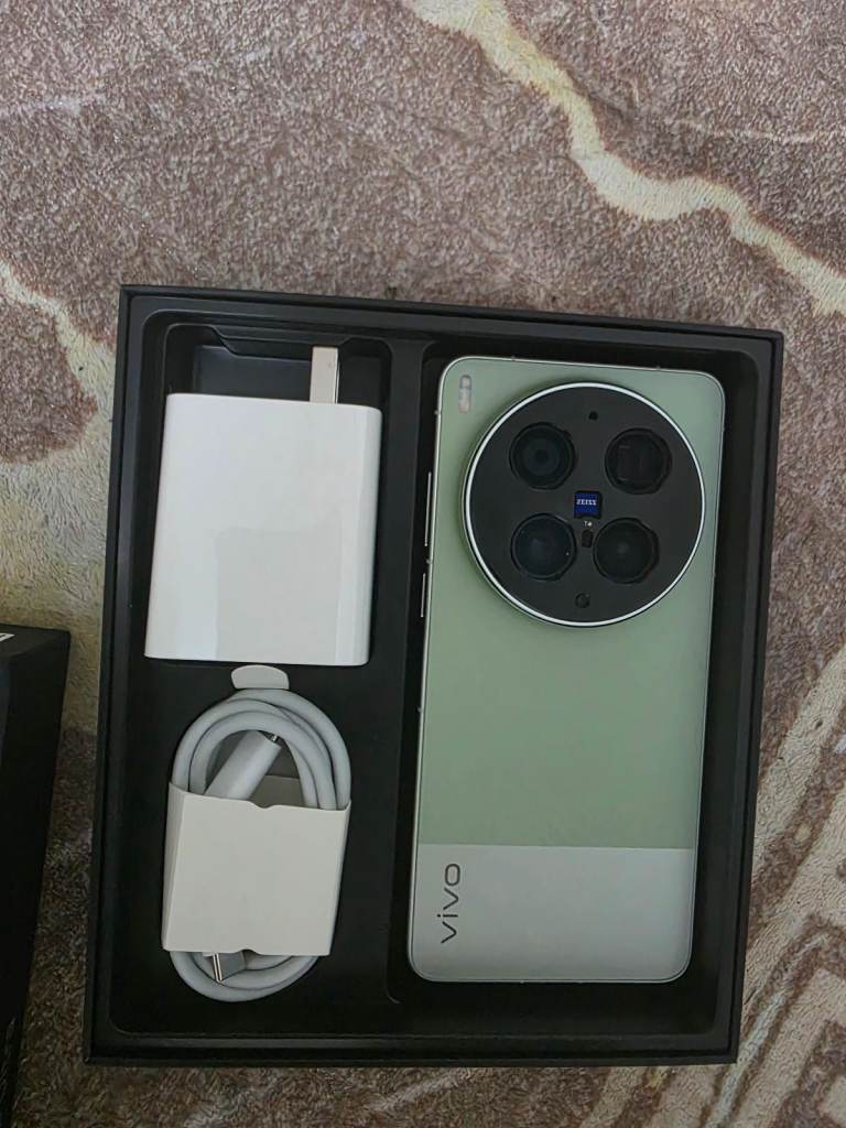 Vivo x300 ultra 12 GB 512GB CN Version 