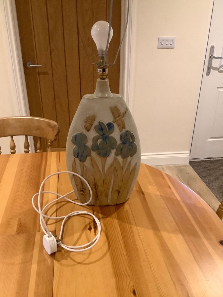 Table lamp