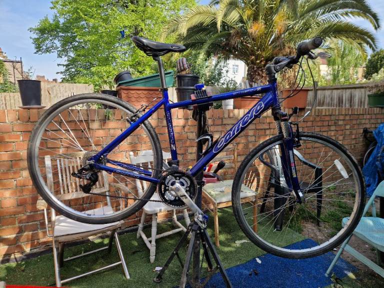 Carrera Crossfire 2 Hybrid Road Bike 20" M / L Frame NOT Mountain BMX. Great