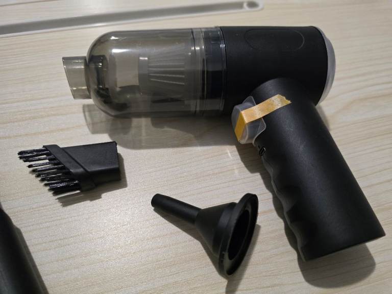 Car mini vacuum cleaner