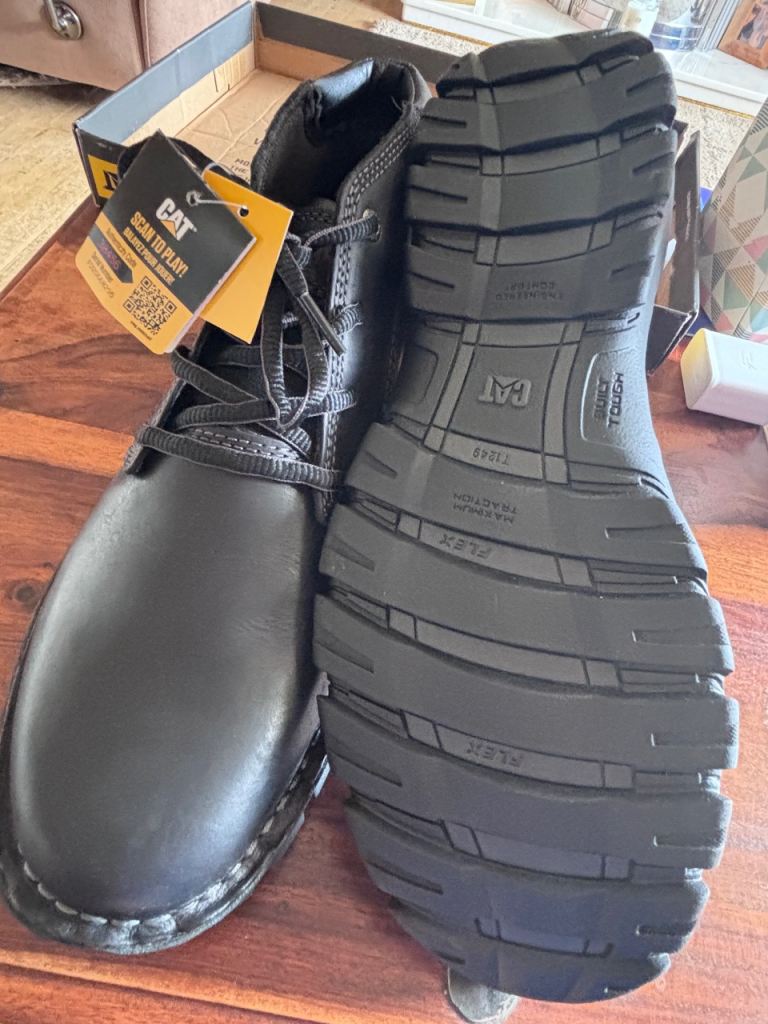 BNIB CAT Transform 2.0 Black boots Size 10