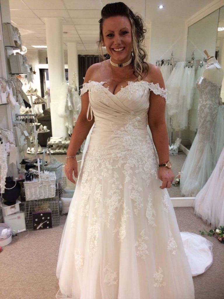 Beautiful Wedding Dress - Size 14, As Good As New!