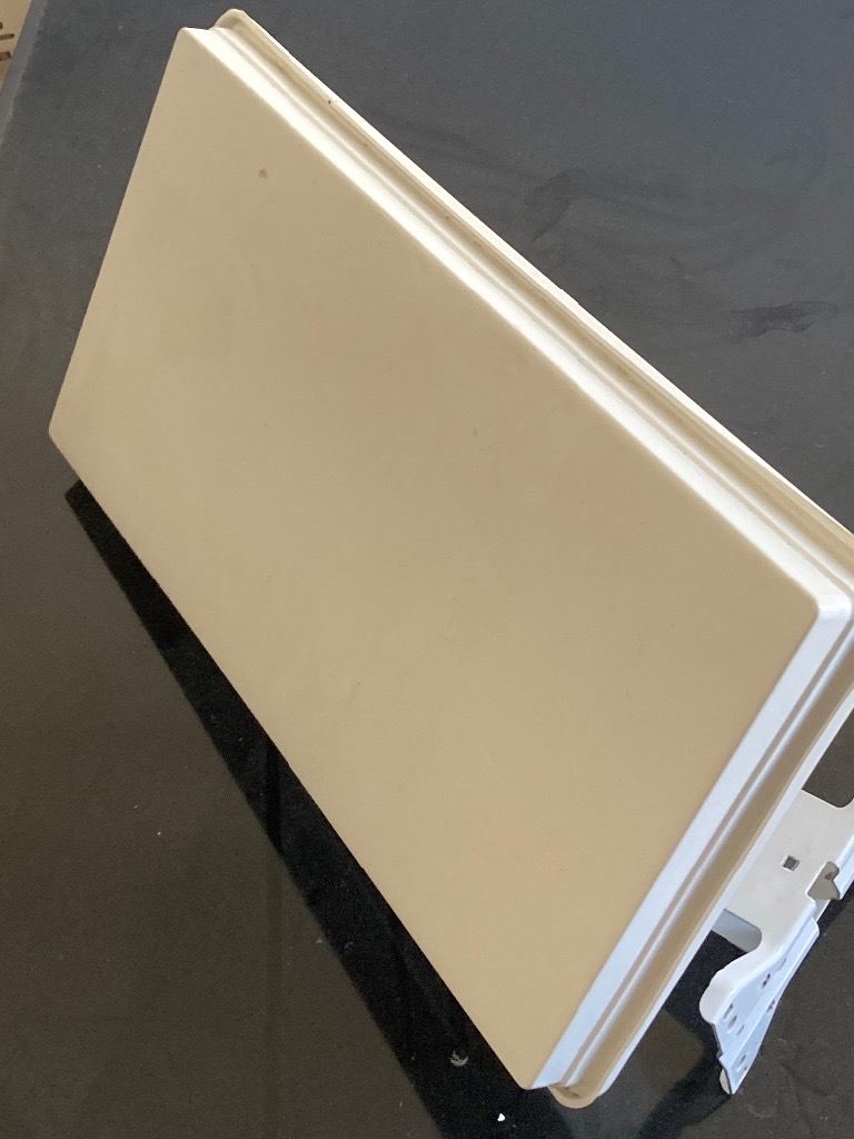 Satellite 🛰️ Selfsat H30 D1 flat antenna for 1 user white