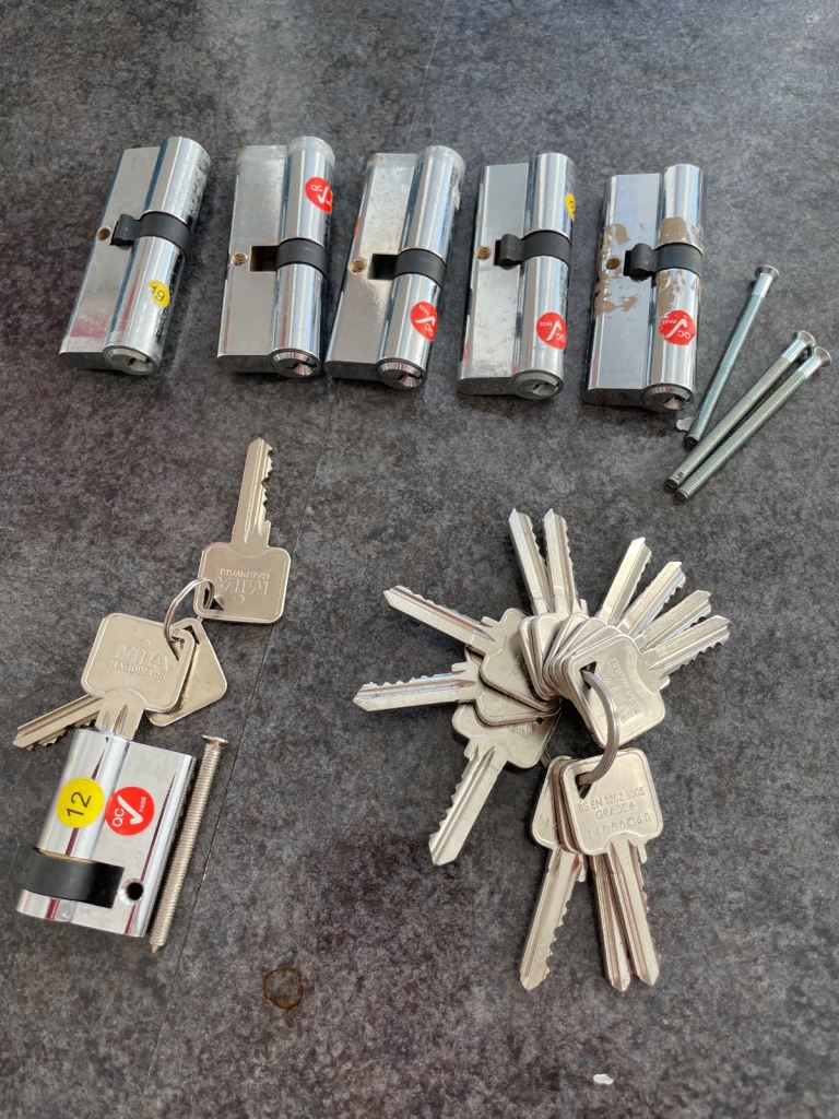 image for Set of External Door Locks with keys x 6 