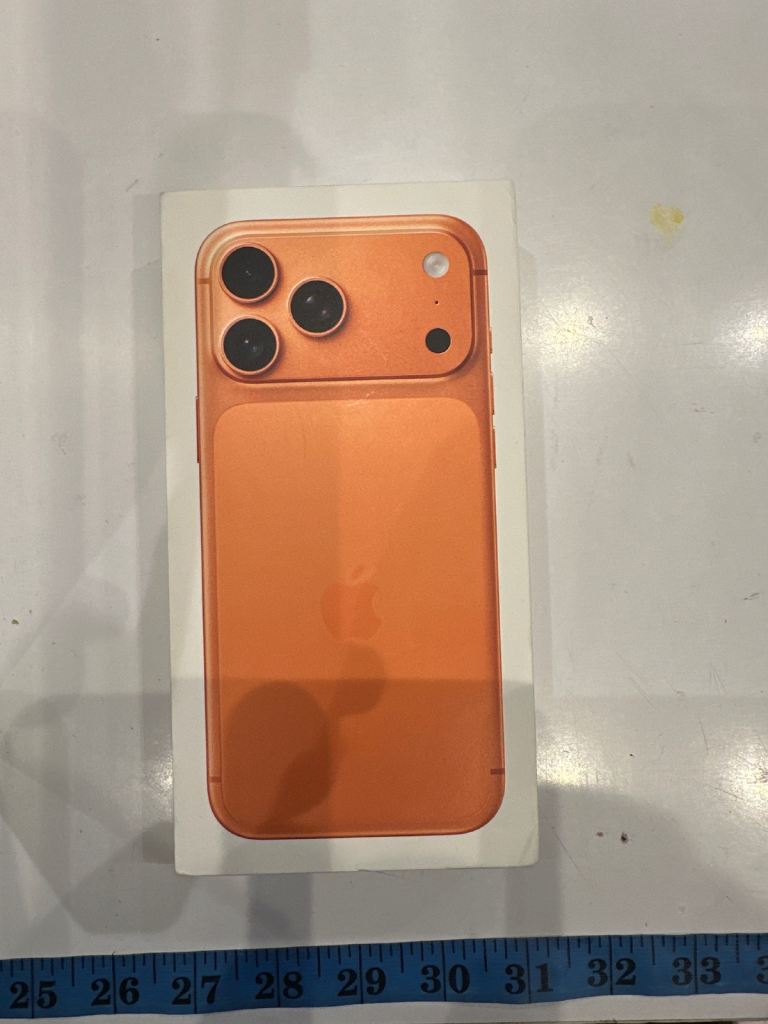iPhone 17 pro max 1tb cosmic orange