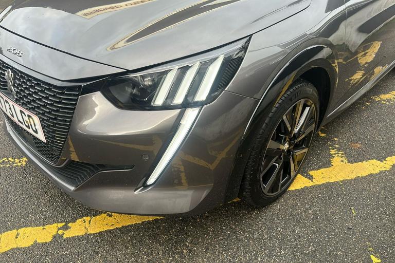  Peugeot 208 1.2 Puretech Gt Hatchback 5dr Petrol Eat Euro 6 s/s 100 Ps Petrol