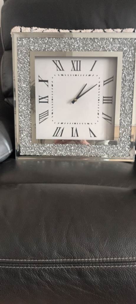 Mirror clock