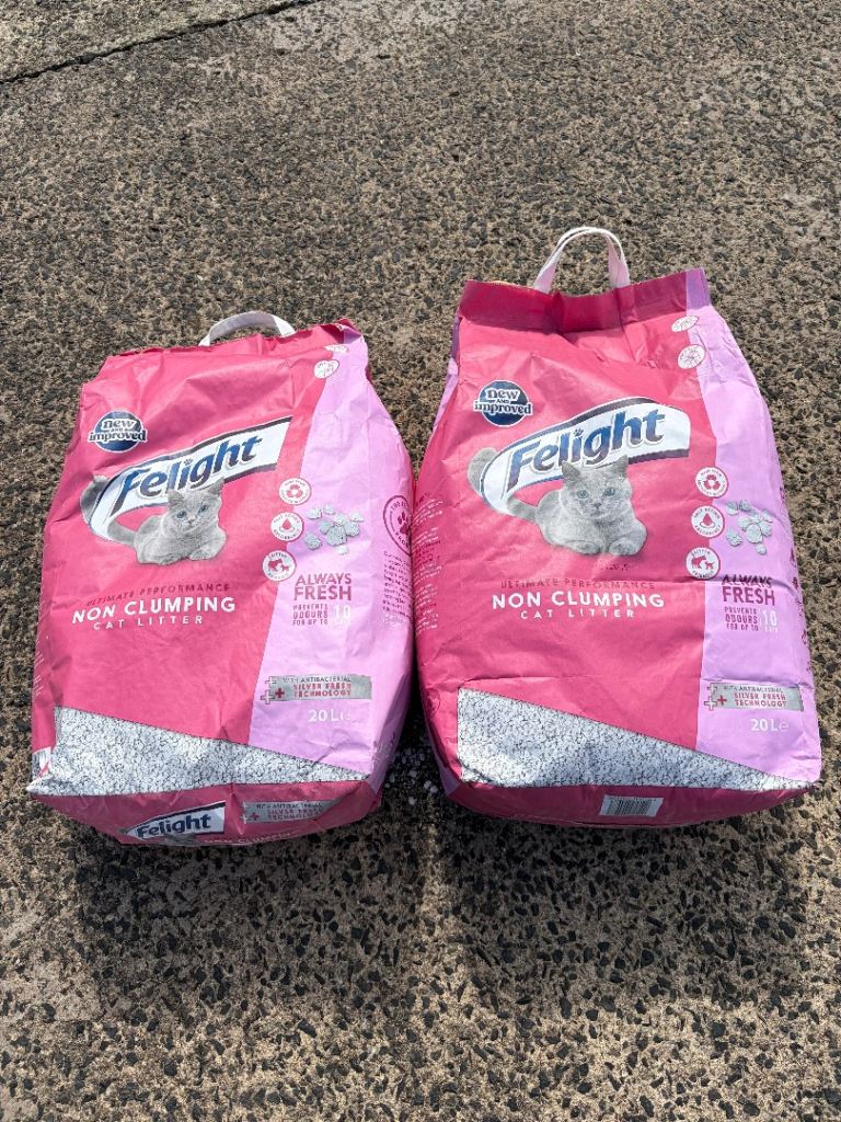 Feliger non clumping cat Litter 20L per bag £15.00 for both bags