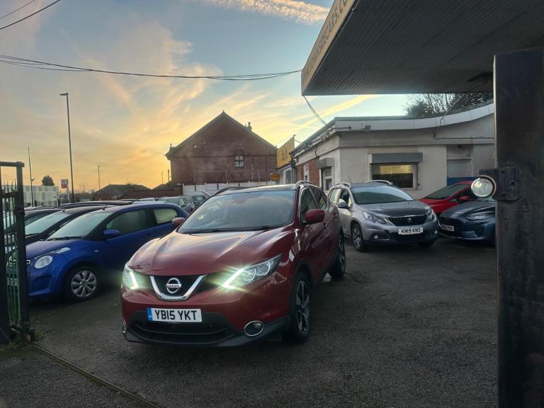 2015 Nissan Qashqai 1.2 DiG-T N-Tec+ 5dr HATCHBACK PETROL Manual