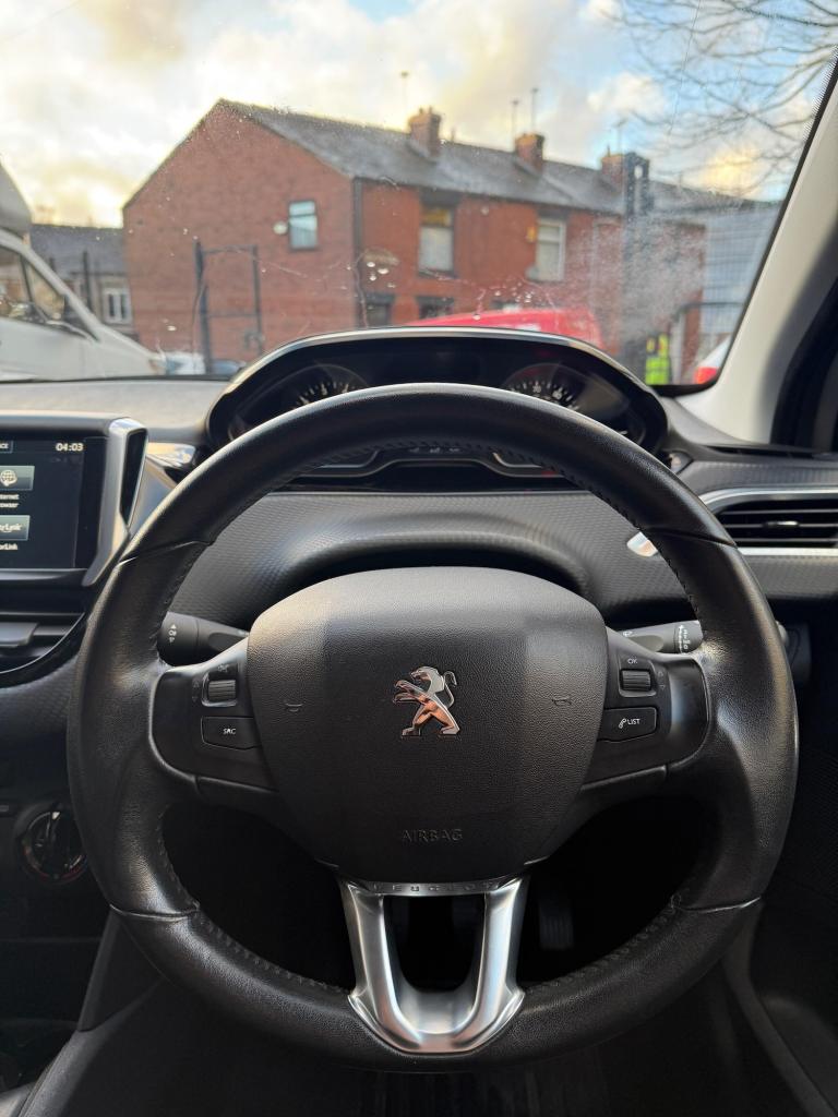 2015 Peugeot 208 1.2 PureTech 82 Active 5dr HATCHBACK PETROL Manual