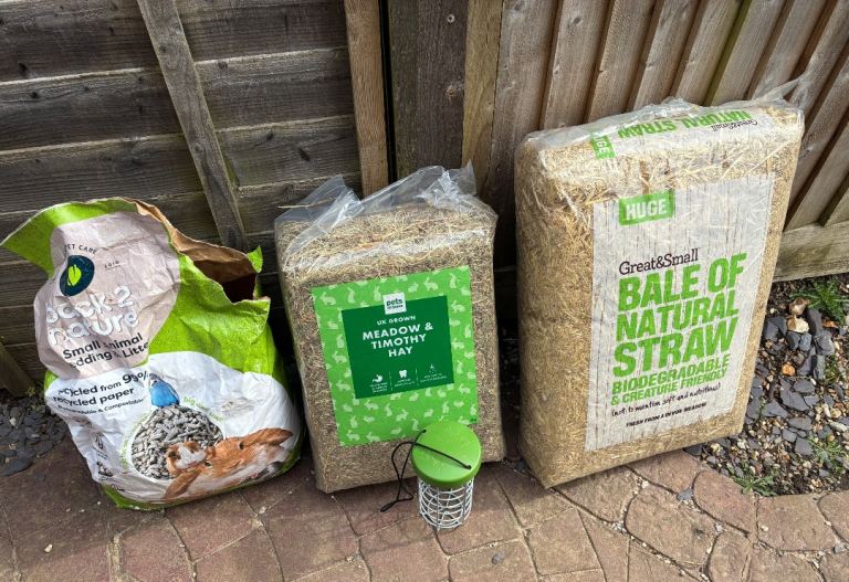 Omlet food caddy, Hay, Straw, Animal bedding/litter