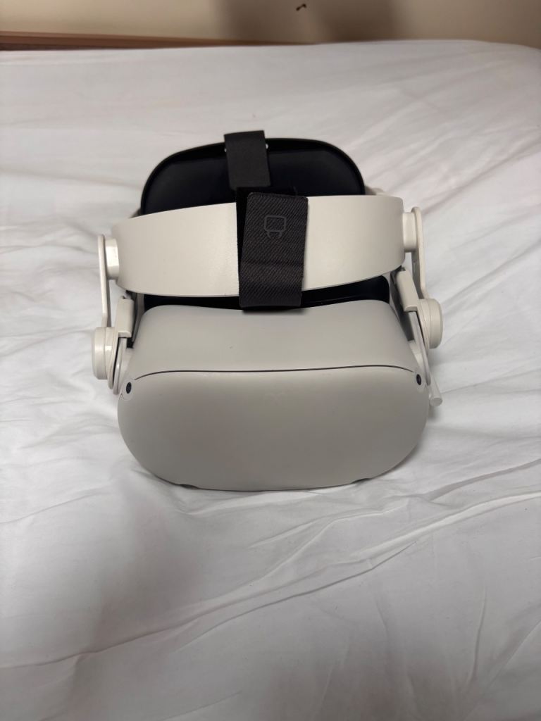 Oculus Quest 2 VR Headset with Controllers – Good Condition