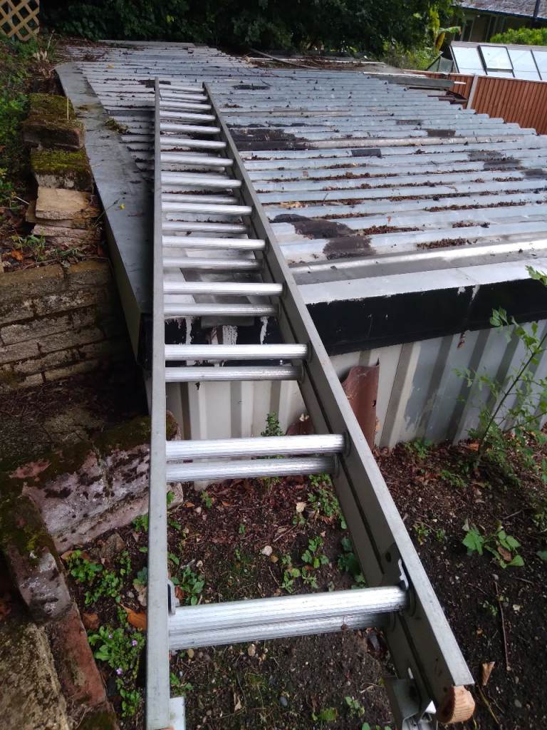 Aluminium Extension Ladder – Fair Condition