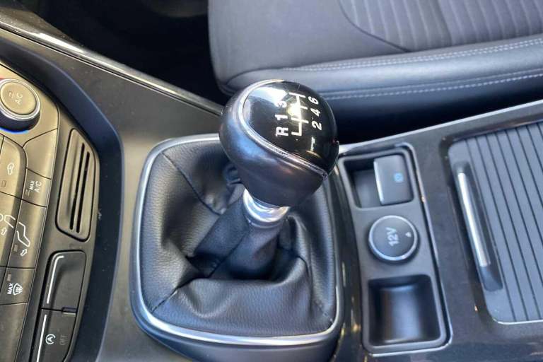 2017 Ford Kuga 2.0 TDCi Titanium (150 PS) 5-Door MPV HATCHBACK Diesel Manual