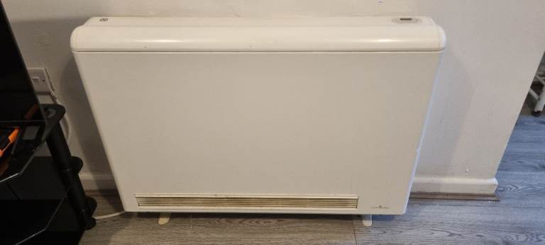 Electric Storage Heater Heats Large Rooms, Saves on Bills
