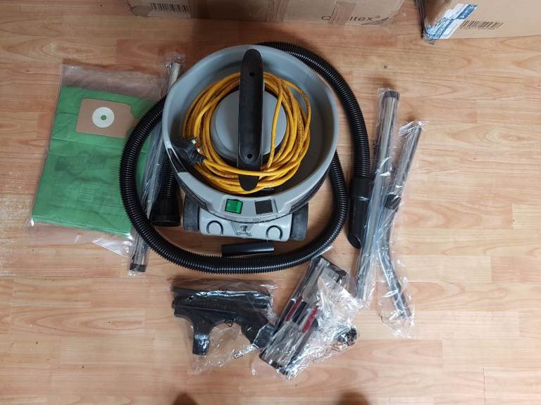 henry numatic vnp180 Corded Cylinder Vacuum 1 speed new 3 Metre Hose new Brushes new Rods