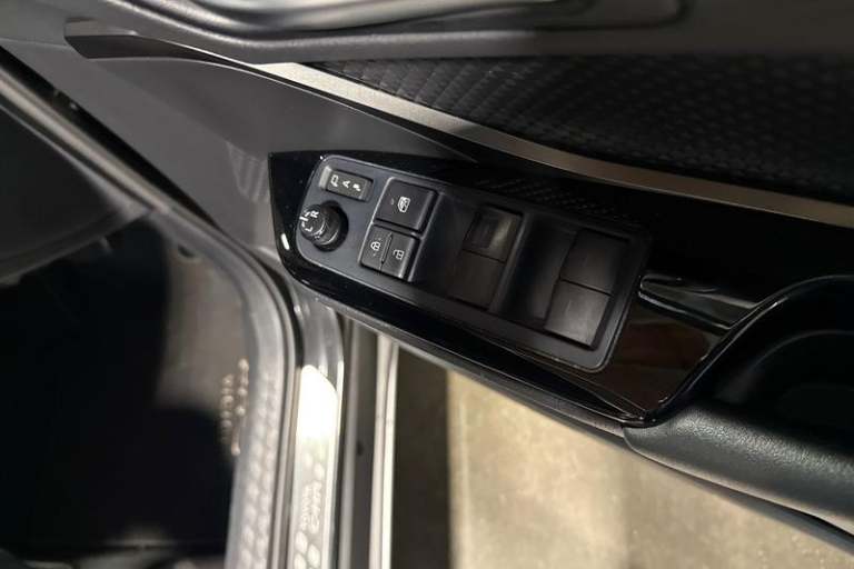 2022 Toyota C-HR 1.8 VVT-h GPF Design SUV 5dr Petrol Hybrid CVT Euro 6 (s/s) (122 ps) Automa SUV ...